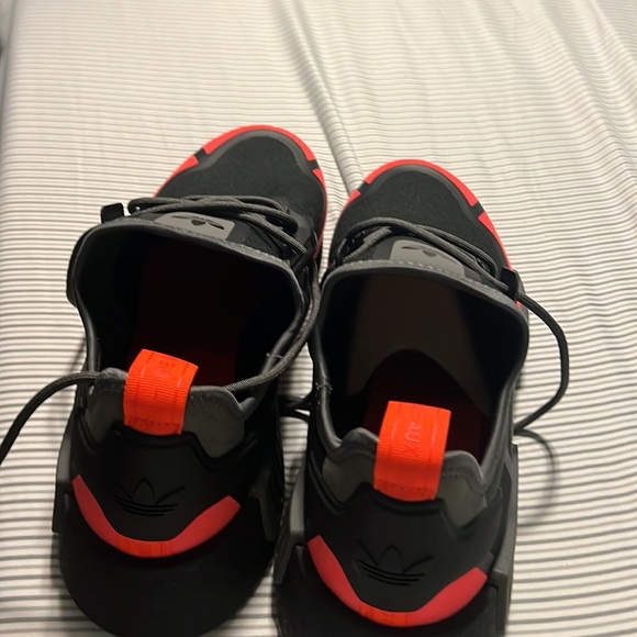 Adidas shoes - Picture 4 of 6